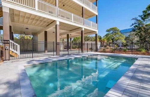 Plantation House | Pelican Point- New construction- Sleeps 11- Pool