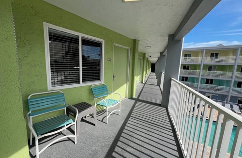 Clearwater Beach Condo | Pelican Pointe 311:Walk to Beach~Pool~Free Parking