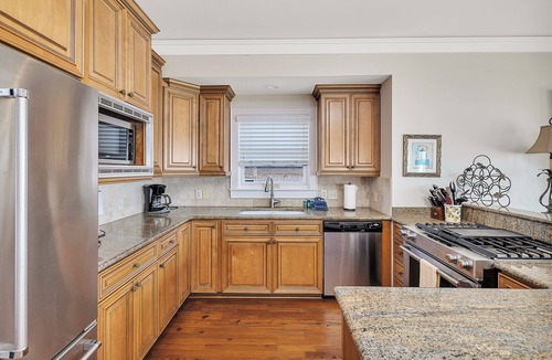 Saint Simons Island House | Pent House, Pet Friendly, Elevator, Roof Deck, Ocean views!