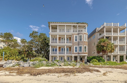 Saint Simons Island House | Pent House, Pet Friendly, Elevator, Roof Deck, Ocean views!