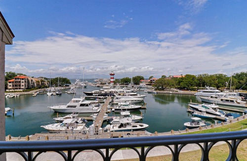 Harbour Town Villa | Penthouse 3 bed villa overlooking the World famous Harbour Town Yacht Basin