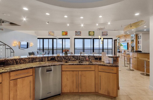 Punta Rassa House | Penthouse Oasis: 180° Water Views & Heated Pool