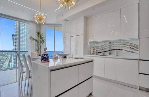 Sunny Isles Beach Apartment | Penthouse Oceanfront for up to 7 people at La Perla. Miami Glittering Paradise!