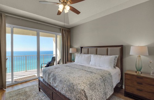 Long Beach Condo | Penthouse Perfection, Stunning Ocean Views from every room W/Free Beach Chairs