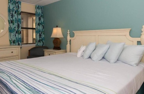 Ocean Drive Resort | Peppertree By The Sea - Spacious 1 Bedroom W/ Partial Kitchen