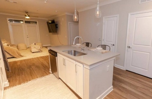 North Decatur Apartment | Perfect 1BD for Travelling Professionals Close to Emory Decatur Hospital