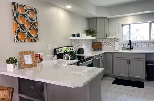 Red Bank Apartment | Perfect 2-bedroom apartment in charming Red Bank.