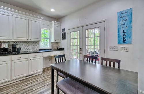 White Oak House | Perfect 3-bedroom home, private dock, hot tub on Lake Wateree