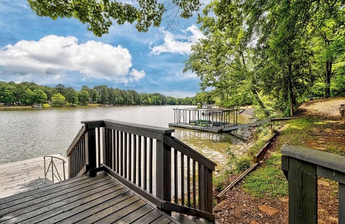 White Oak House | Perfect 3-bedroom home, private dock, hot tub on Lake Wateree