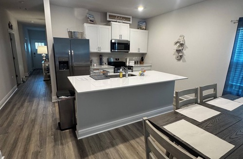 Harold House | Perfect 3-bedroom house with AC in adorable Milton