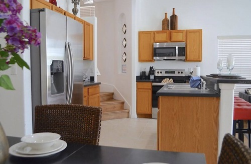 Marbella House | Perfect 5 bedroom family home with Pool & Jacuzzi near Disney World