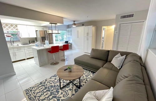 Lauderdale Beach Apartment | Perfect Beach Escape - Walk to Fort Lauderdale Beach
