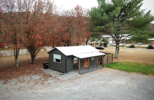 Sale Creek House | Perfect cozy bungalow for a weekend away or a week fishing🐟