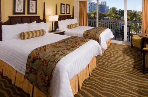 St. Pete Beach Resort | Perfect Escape! 2 Stunning Units for 8! Walk to Ocean Adventure! Free Parking!