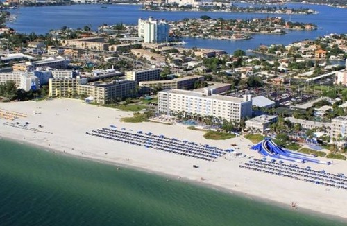 St. Pete Beach Resort | Perfect Escape! 2 Stunning Units for 8! Walk to Ocean Adventure! Free Parking!