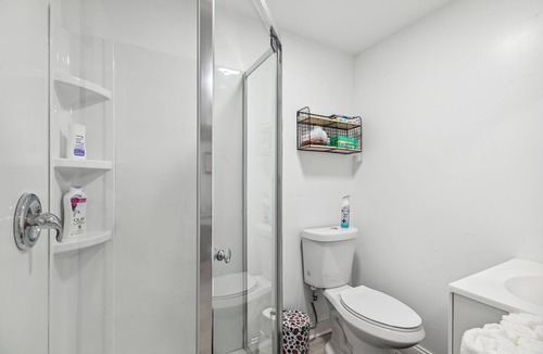 West Bristol House | Perfect Escape! Luxurious High-End Modern Oasis