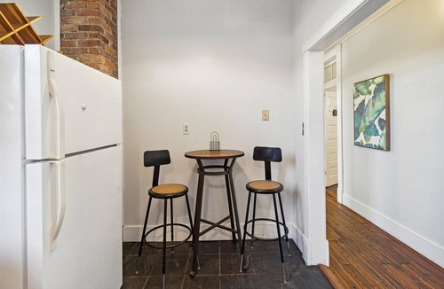 Cuyler - Brownsville House | Perfect for Bachelorette & Bachelor Groups ★ Private Duplex ★ Starland District