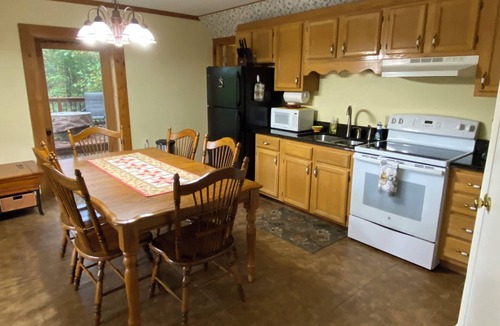 Tellico Plains House | Perfect for Large Groups! Quiet and Seclusion in the Cherokee National Forest.