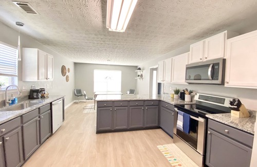 Braselton House | 🏡🌈Perfect Getaway Mins from Chateau Elan/Rd Atlanta⭐️ Long Term Stay Welcome!