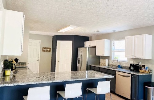 Braselton House | 🏡🌈Perfect Getaway Mins from Chateau Elan/Rd Atlanta⭐️ Long Term Stay Welcome!