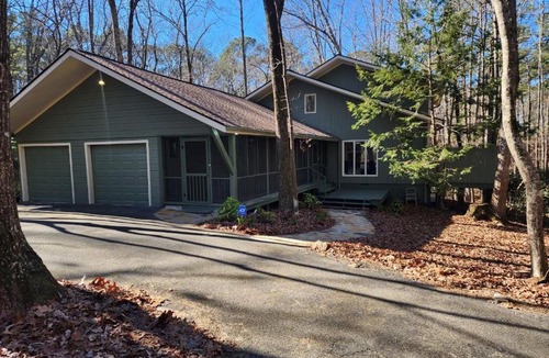 Pine Mountain House | Perfect Hikers Haven on F. D Roosevelt State Park!