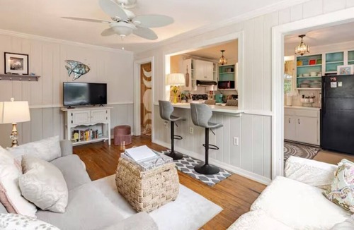 Folly Beach Cottage | PERFECT LOCATION 3 Blocks to Sand, Sun, and Folly Fun "Park car and Forget It!"