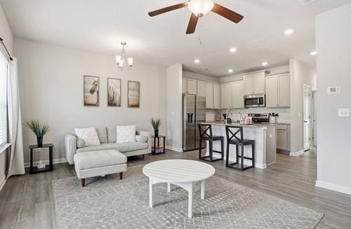 Church Street House | Perfect Lux Retreat 5 Min to Downtown + Airport