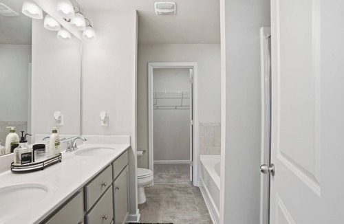 Church Street House | Perfect Lux Retreat 5 Min to Downtown + Airport