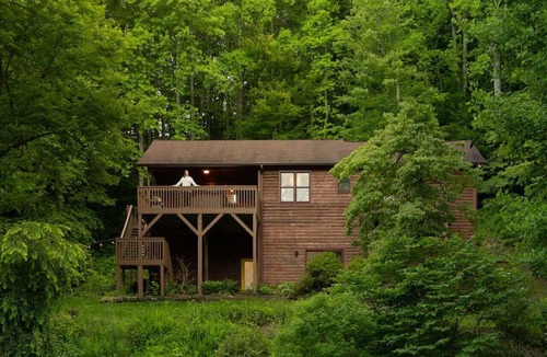 Gerton House | Perfect Luxe Retreat w/ Hot Tub