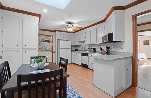 Columbia House | Perfect Patio Home 2 bedrooms 3 beds 2 bath Garage