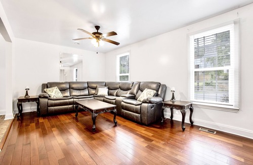 Silver Spring House | Perfect Private Silver Spring Retreat by Downtown!