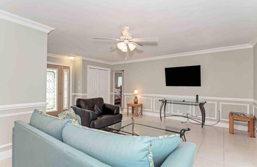 Venice Gardens House | Perfect Vacation Home near beach