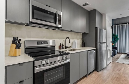 Historic Ybor Apartment | Perfect Ybor Studio | Free Parking| Near DT Vibes!