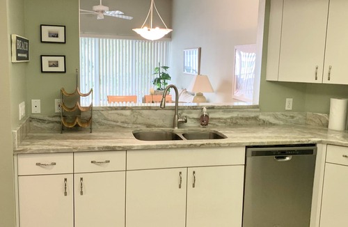 Live Oak Landings Condo | Perfectly Located on Manasota Key with ClosenBeach to Bay Access