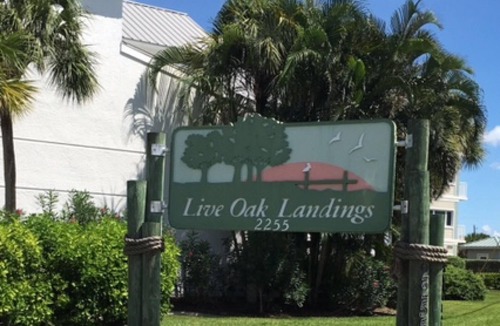 Live Oak Landings Condo | Perfectly Located on Manasota Key with ClosenBeach to Bay Access