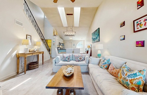 Sandestin Condo | Perfectly located home, open layout, smart TVs, W&D, & pools