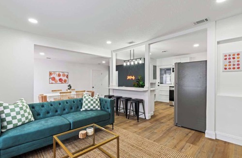 Arlington House | “Perfectly Peachy” Game Room, Grill