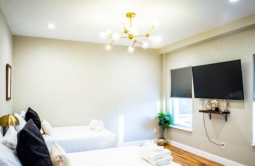 North Hyde Park House | Perfectly positioned for easy access to all things Tampa in your personal Hyde Park getaway!