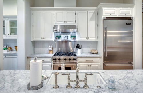 Palmetto Bluff House | Pet Friedly, with brink Courtyard, Outdoor Fireplace + Guest House