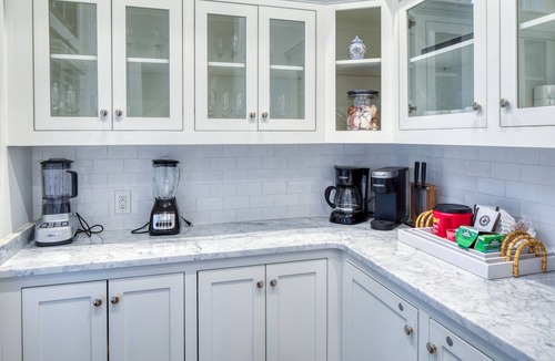 Palmetto Bluff House | Pet Friedly, with brink Courtyard, Outdoor Fireplace + Guest House