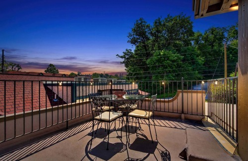 Asheville Apartment | Pet-Friendly 1900 Cottage in Biltmore Village | King Bed | 2 Min. to Biltmore Estate!