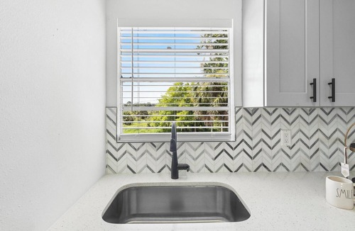 Oviedo House | Pet-Friendly 1BR Near UCF Save 32% Now