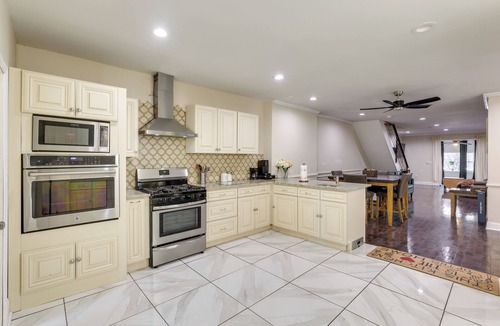 West Philadelphia House | Pet Friendly! 3-Story Home Near Lincoln Financial
