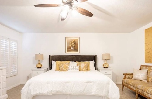 Wesley Chapel South House | Pet Friendly 3B/R in Tampa-close 2 Clearwater beaches/Wiregrass/Epperson Lagoon.