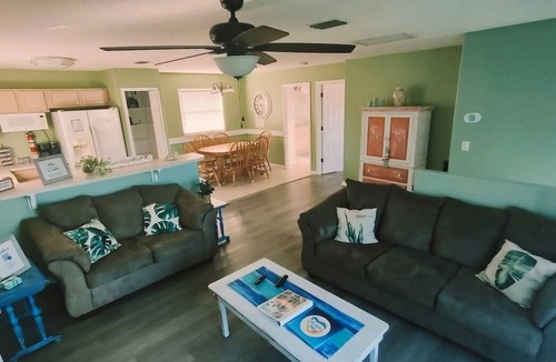 Indialantic House | Pet-Friendly 3BR Beach Home – Paradise Park, Melbourne FL