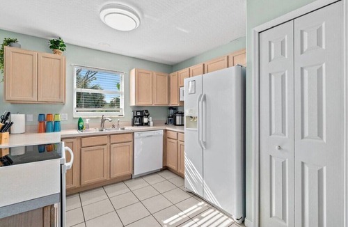 Indialantic House | Pet-Friendly 3BR Beach Home – Paradise Park, Melbourne FL