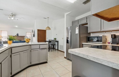 Northside House | Pet-Friendly 3BR Near JAX Airport Downtown UF Health Mid-Term Ready