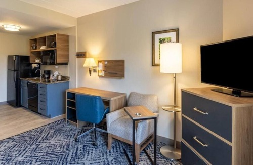Okatie House | Pet-friendly Accommodation! Free Parking, Near Bluffton Buckwalter Rec Center!