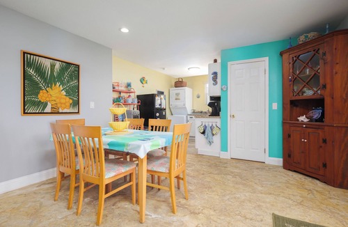 Marineland Acres House | Pet Friendly Apartment- Walk To The Beach
