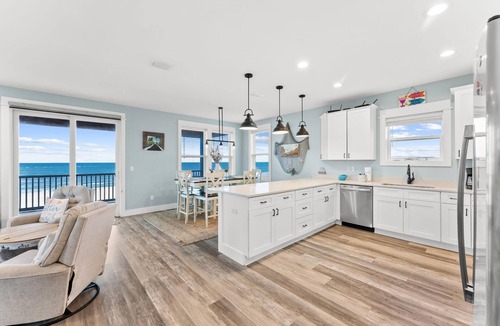 Indian Pass House | Pet Friendly Beach House - Seminole Wind